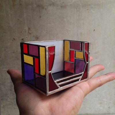 スマートフォンで映すプロジェクションマッピングの箱